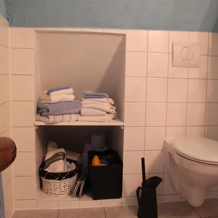 Apartment Mit Garten In Damgarten, Cleaning Included